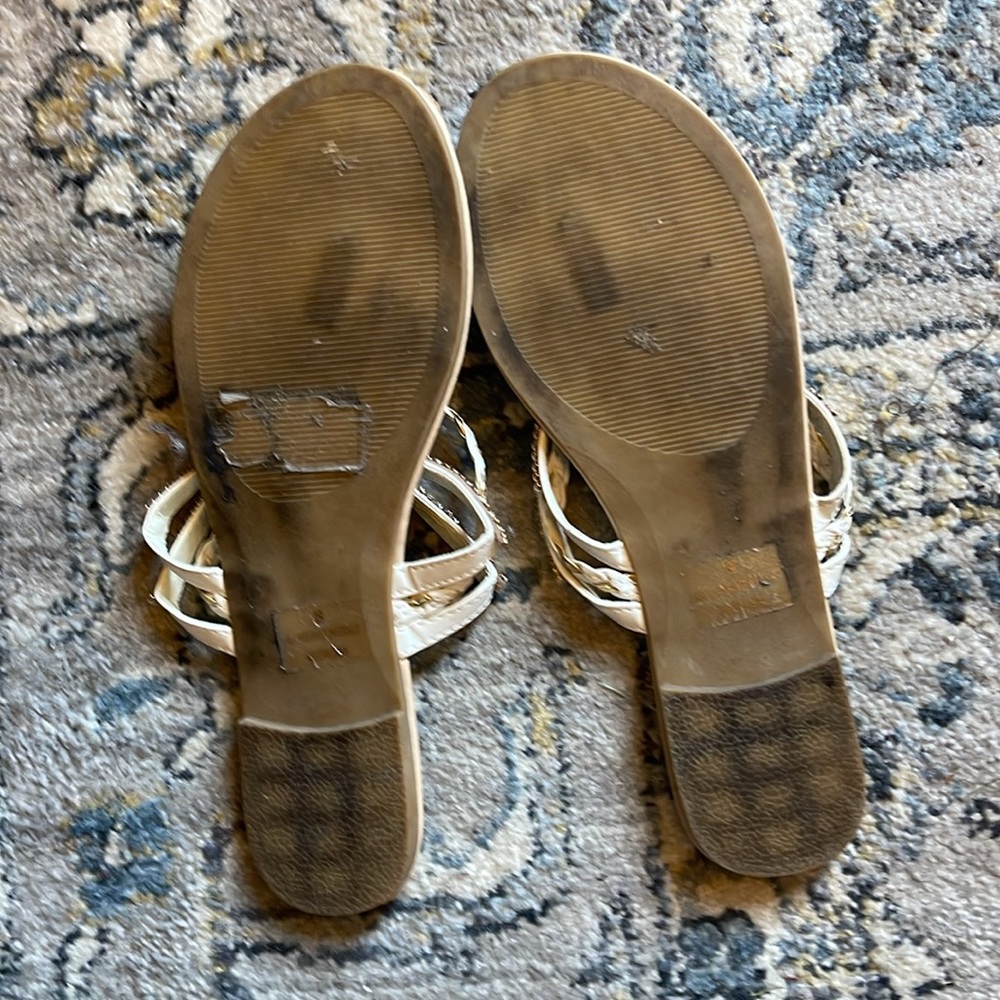 Slippers - Picture 5 of 8